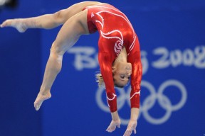 kaiyun体育app-国米迎四连胜，力压对手稳居欧冠小组榜首，国米欧冠名单