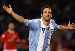 开云体育登陆入口-LPL战报：冠军争夺战进入白热化，强队上演拉锯战，lpl所有冠军战队